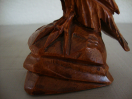 Beeldje houten roofvogel - VERKOCHT