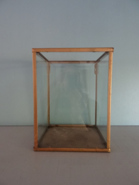 Vitrinebakje - Glazen bakje - metaal - glas - koperkleur- VERKOCHT