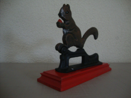 Notenkraker eekhoorn - VERKOCHT