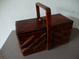 Oud houten naaikistje - VERKOCHT