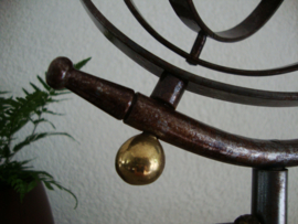 Metalen 'planetenstelsel' - decoratief - VERKOCHT