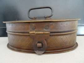 Metalen doosje - kistje - rusty look - roestige uitstraling - VERKOCHT
