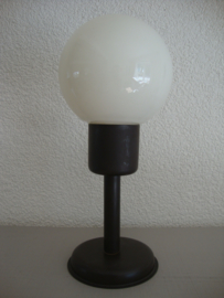 Vintage tafellamp - witte (creme-kleurige) bol - VERKOCHT