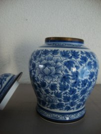 Dekselpot blauw wit - Thailand - bronzen strip - VERKOCHT