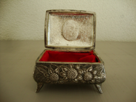 Zilverkleurig doosje - VERKOCHT