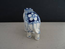 Beeldje olifant - blauw/wit - VERKOCHT