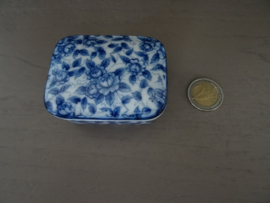 Klein dekseldoosje - blauw/wit - bloemetjes - VERKOCHT