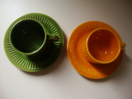 Vintage kop en schotel geel en groen - VERKOCHT