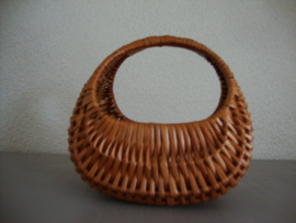 Vintage kindermandje - VERKOCHT