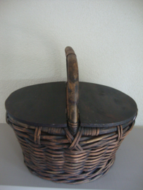 Mand met houten kleppen - VERKOCHT