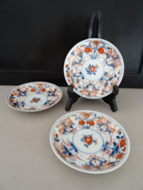 Drie porseleinen Imari schoteltjes - Japan - VERKOCHT