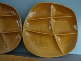 Set van  4 vintage fondue borden - vakjes borden - okergeel - VERKOCHT