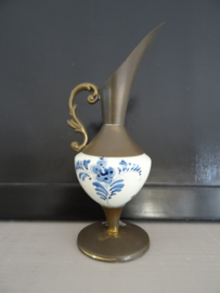 Oud kannetje - messing of koper met Delfts blauw - VERKOCHT