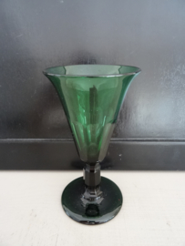 Antiek glas - groen - VERKOCHT