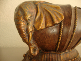 Bloempot olifant - VERKOCHT