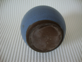 Blauw aardewerk kannetje - VERKOCHT