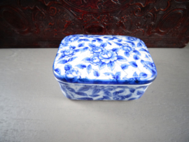 Klein dekseldoosje - blauw/wit - bloemetjes - VERKOCHT