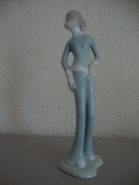 Vintage beeldje meisje - VERKOCHT