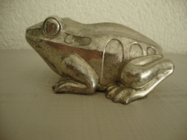 Beeldje kikker - zilverkleurig - VERKOCHT