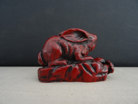 Beeldje konijn - rood - VERKOCHT