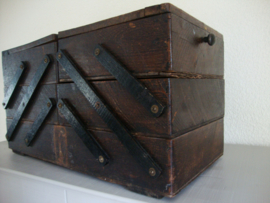 Grote houten naaikist - VERKOCHT