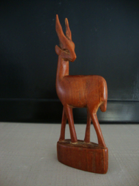 Houten beeldje steenbok - VERKOCHT