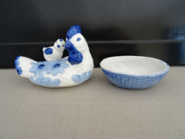 Schaaltje kip - blauw/wit - VERKOCHT
