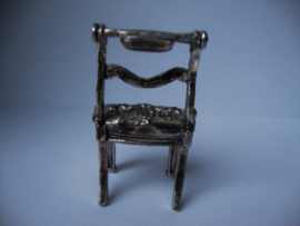 Zilverkleurig miniatuur stoel - VERKOCHT