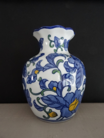 Vaas - blauw/wit/geel - VERKOCHT