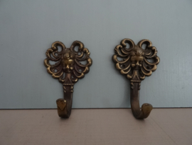 Twee kapstokhaken - koper of messing - VERKOCHT