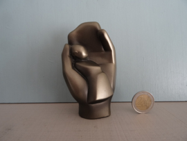 Beeldje baby op hand - abstract - Parastone - VERKOCHT