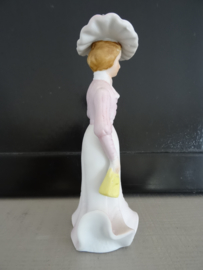 Beeldje vrouw - mat - biscuit porselein - VERKOCHT