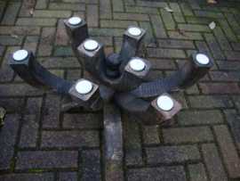 Grote houten kandelaar - draaibaar - robuust - vergrijsd - VERKOCHT