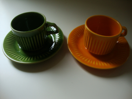 Vintage kop en schotel geel en groen - VERKOCHT