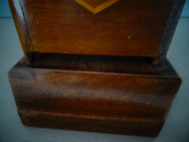 Oud houten doosje