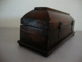 Houten kistje - pennendoos - VERKOCHT