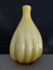 Glazen vaasje - geel / beige - VERKOCHT