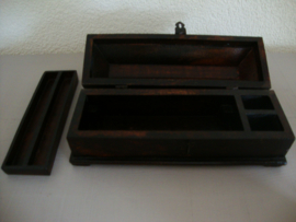 Houten kistje - pennendoos - VERKOCHT