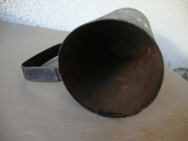 Oude liter beker - zwart - 1 liter - VERKOCHT