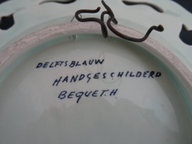 Wandbord H. Bequet - Delfts blauw - handbeschilderd - VERKOCHT