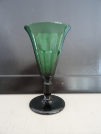 Antiek glas - groen - VERKOCHT