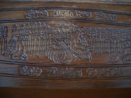 Oud houten dienblad met tekst "Give us this day our daily bread" - VERKOCHT