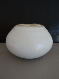 Vaasje - creme/wit - VERKOCHT