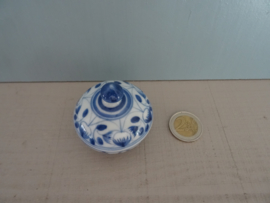 Klein dekselpotje blauw'/wit - VERKOCHT