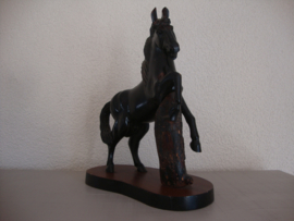 Houten beeld paard - VERKOCHT