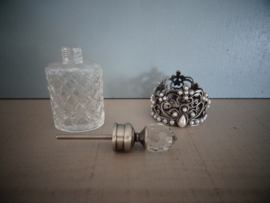 Decoratief parfumflesje in houder - VERKOCHT