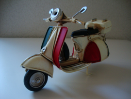 Blikken scooter Vespa met vlag Italië - VERKOCHT