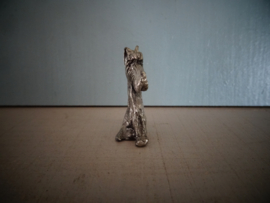 Zilveren miniatuur hondje - Schnauzer