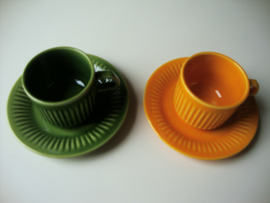 Vintage kop en schotel geel en groen - VERKOCHT