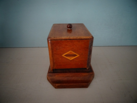 Oud houten doosje
